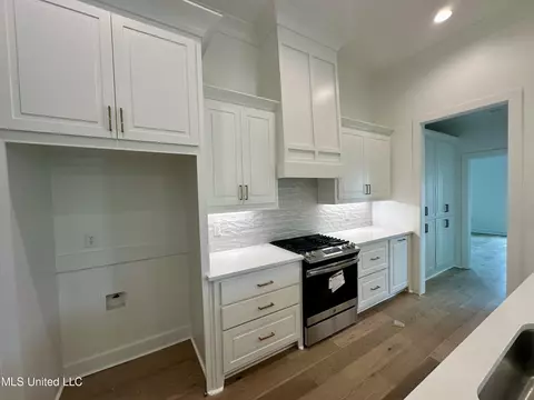Kitchen - 801 Glenwild Cir, Canton, MS 39046 photo 3 of 6