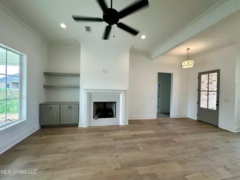 Living - 801 Glenwild Cir, Canton, MS 39046 photo 3 of 3