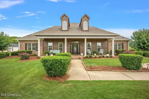 556 Twin Cedars Dr, Madison, MS 39110