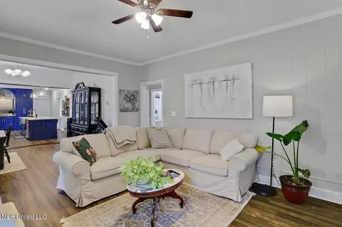 Living - 134 River Park Dr, Jackson, MS 39202 photo 4 of 4