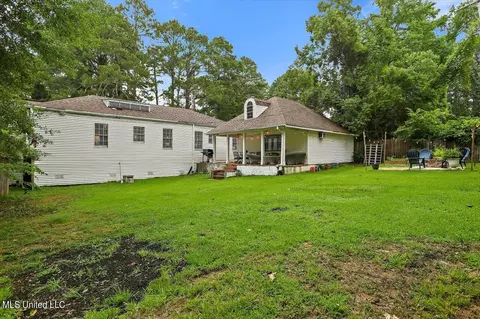 Exterior - 134 River Park Dr, Jackson, MS 39202 photo 5 of 7