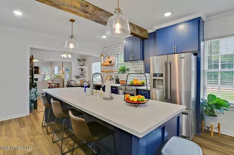 Kitchen - 134 River Park Dr, Jackson, MS 39202 photo 3 of 4