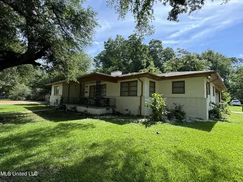 1076 Ellis Blvd, Jackson, MS 39209 photo 1