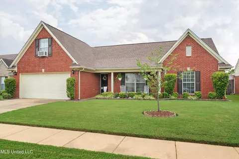 8169 Martin Dr, Southaven, MS 38671