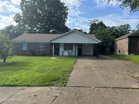1914 Colonial Hills Dr, Southaven, MS 38671