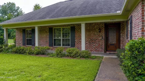 Exterior - 5921 Baxter Dr, Jackson, MS 39211 photo 2 of 10