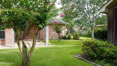Exterior - 5921 Baxter Dr, Jackson, MS 39211 photo 6 of 10