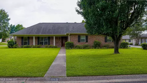 Exterior - 5921 Baxter Dr, Jackson, MS 39211 photo 3 of 10