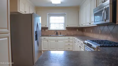 Kitchen - 5921 Baxter Dr, Jackson, MS 39211 photo 1 of 1