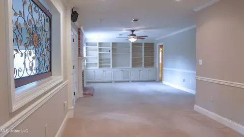 Living - 5921 Baxter Dr, Jackson, MS 39211 photo 2 of 6