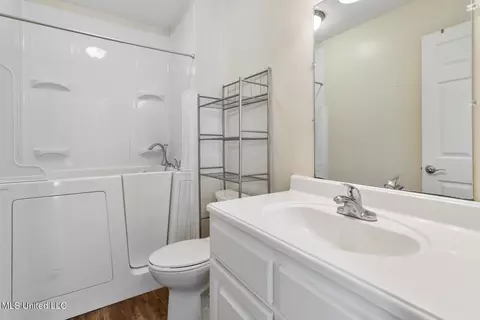 Bath - 1351 Old Jackson Rd, Terry, MS 39170 photo 2 of 2