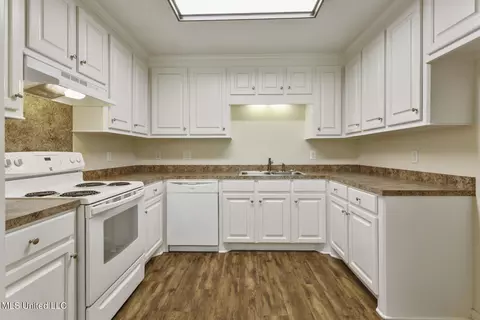 Kitchen - 1351 Old Jackson Rd, Terry, MS 39170 photo 1 of 2