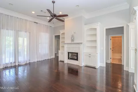 Living - 707 Trailside Pl, Pearl, MS 39208 photo 3 of 4