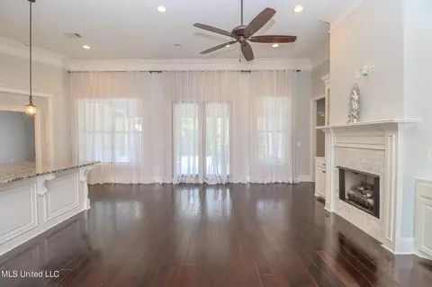 Living - 707 Trailside Pl, Pearl, MS 39208 photo 1 of 4