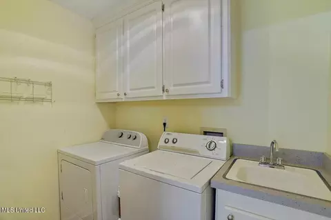 Other - 215 Overland Ln, Brandon, MS 39047 photo 4 of 6
