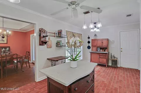 Kitchen - 215 Overland Ln, Brandon, MS 39047 photo 4 of 5