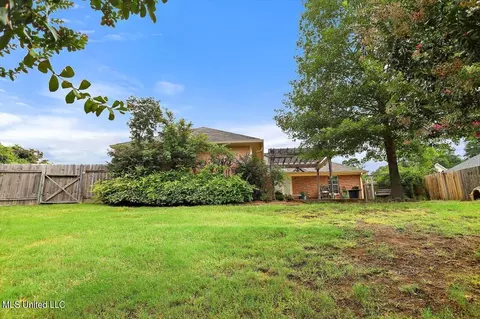 Exterior - 215 Overland Ln, Brandon, MS 39047 photo 7 of 9