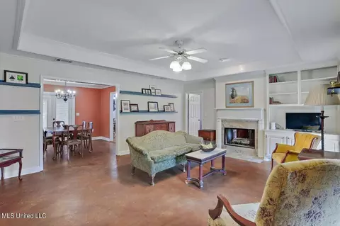 Living - 215 Overland Ln, Brandon, MS 39047 photo 1 of 3