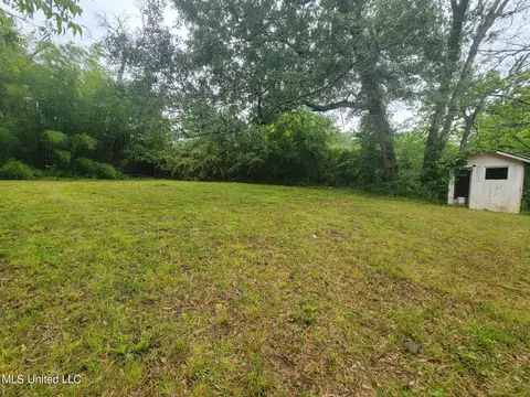 Exterior - 3915 Faulk Blvd, Jackson, MS 39209 photo 1 of 2