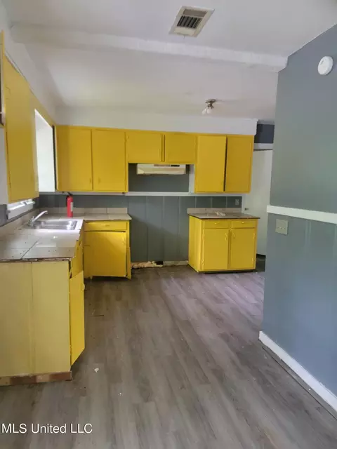 Kitchen - 3915 Faulk Blvd, Jackson, MS 39209 photo 1 of 1
