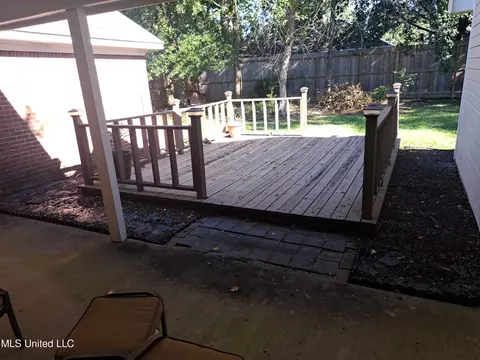 Exterior - 2109 Pinehaven Dr, Flowood, MS 39232 photo 2 of 6