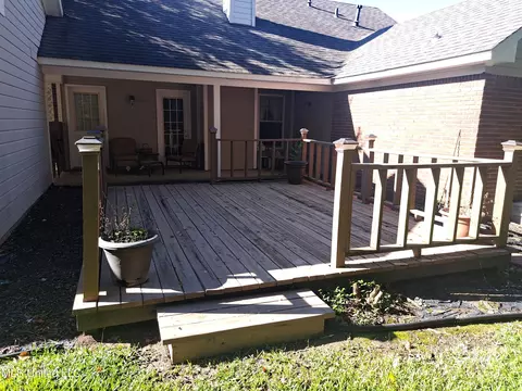 Exterior - 2109 Pinehaven Dr, Flowood, MS 39232 photo 3 of 6