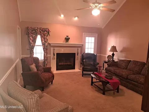 Living - 2109 Pinehaven Dr, Flowood, MS 39232 photo 1 of 3