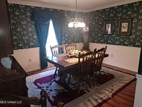 Dining - 2109 Pinehaven Dr, Flowood, MS 39232 photo 1 of 2