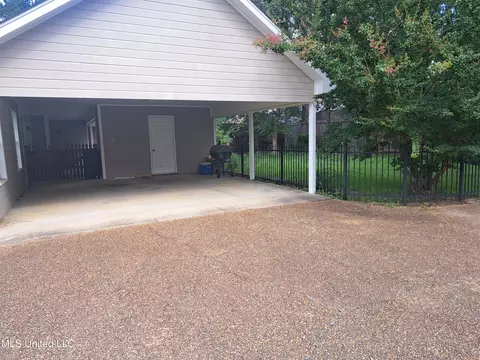 Exterior - 2109 Pinehaven Dr, Flowood, MS 39232 photo 6 of 6