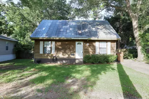 430 Beverly Dr, Biloxi, MS 39530