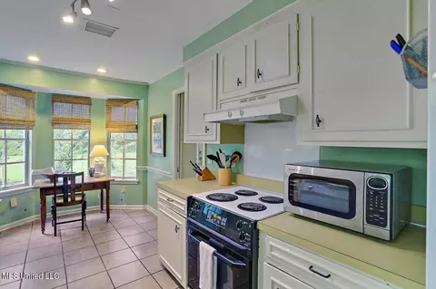 1015 Briarfield Rd, Jackson, MS 39211 photo 10