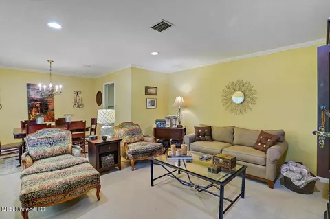 1015 Briarfield Rd, Jackson, MS 39211 photo 5
