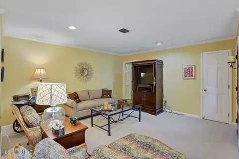 1015 Briarfield Rd, Jackson, MS 39211 photo 8