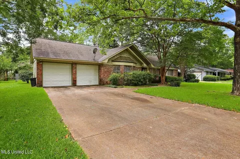 1015 Briarfield Rd, Jackson, MS 39211 photo 3