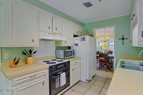1015 Briarfield Rd, Jackson, MS 39211 photo 12