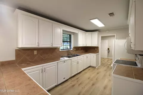 507 Cliffview Dr, Brandon, MS 39047 photo 7