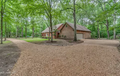 723 S Springlake Cir, Terry, MS 39170 photo 5