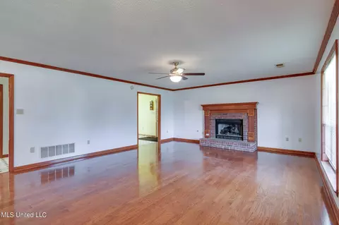 Living - 5035 S Rolling Pine Cir, Olive Branch, MS 38654 photo 1 of 6