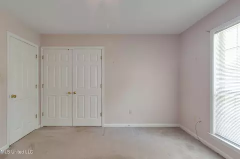Bedroom - 5035 S Rolling Pine Cir, Olive Branch, MS 38654 photo 4 of 7