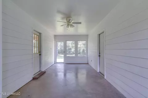 Exterior - 5035 S Rolling Pine Cir, Olive Branch, MS 38654 photo 2 of 11