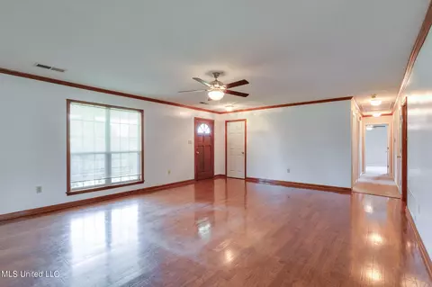 Living - 5035 S Rolling Pine Cir, Olive Branch, MS 38654 photo 6 of 6