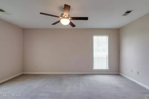 Bedroom - 5035 S Rolling Pine Cir, Olive Branch, MS 38654 photo 5 of 7