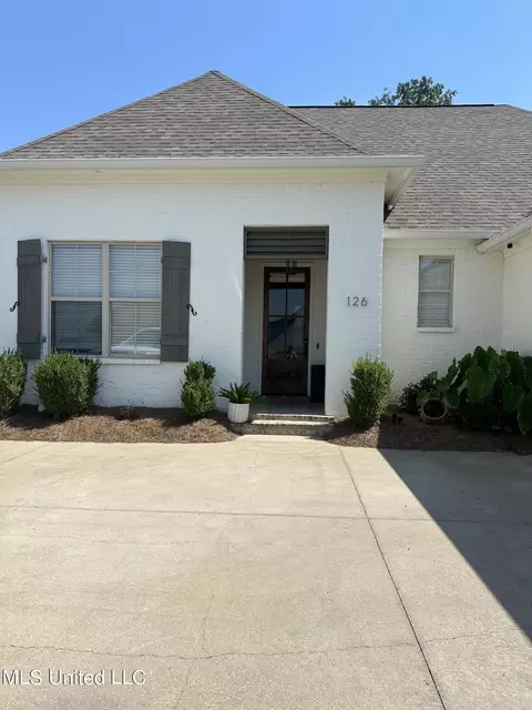 Exterior - 126 Shore View Dr, Madison, MS 39110 photo 1 of 2