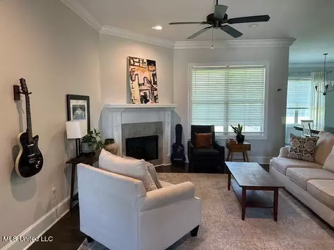 Living - 126 Shore View Dr, Madison, MS 39110 photo 1 of 3