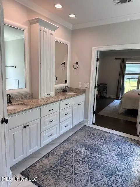 Bath - 126 Shore View Dr, Madison, MS 39110 photo 1 of 3