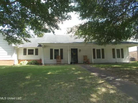 7342 Holly Grove Dr, Olive Branch, MS 38654