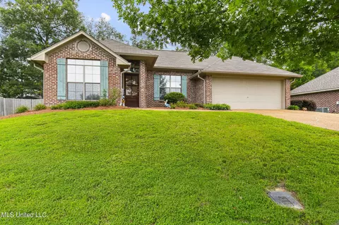 326 Fairview Dr, Brandon, MS 39047