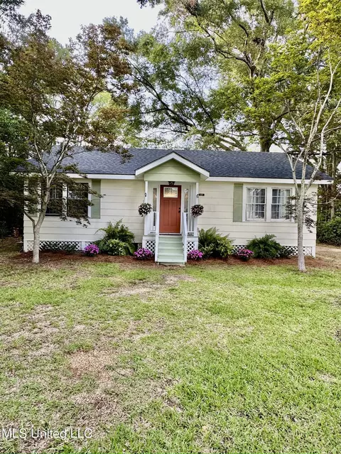 42 Holmes St, Lucedale, MS 39452 photo 2