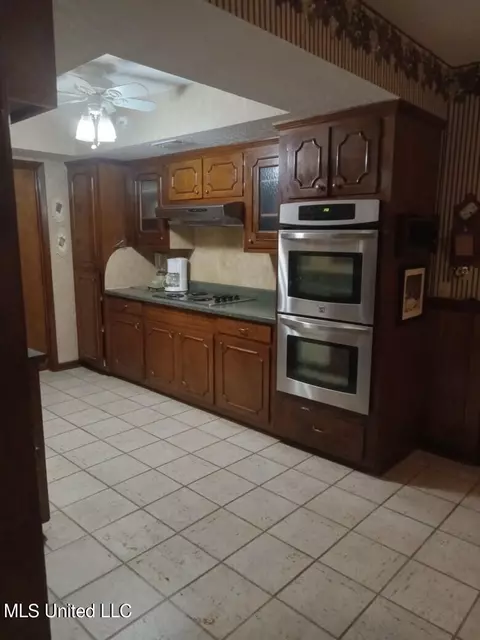 Kitchen - 6234 Hanging Moss Rd, Jackson, MS 39206 photo 2 of 2