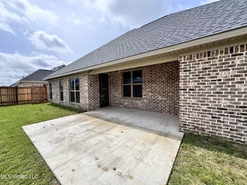 Exterior - 905 Brunswick Ct, Flowood, MS 39232 photo 5 of 6